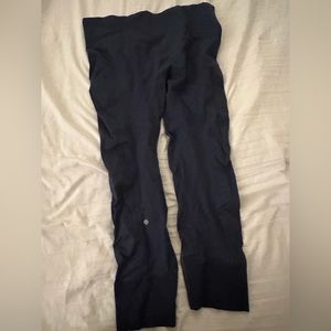 Lululemon In The Flow Crop, navy. Size around 10